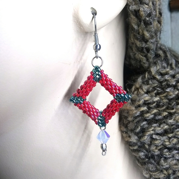 JRW Handmade Swarovski Christmas Beaded Earrings - Picture 4 of 8